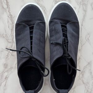 Black Canvas Men's Sneakers